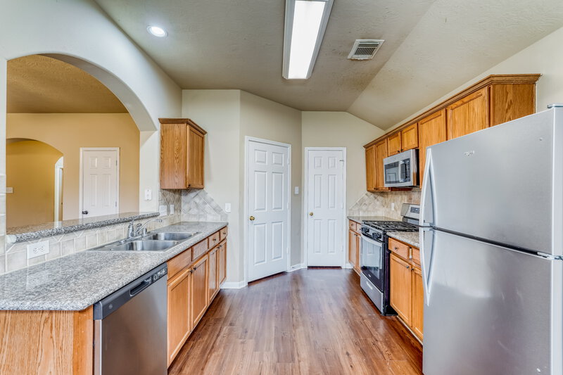 1,810/Mo, 19642 Brisbane Meadows Ct Katy, TX 77449 Kitchen View