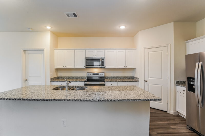 2,195/Mo, 4021 Fringe Tree Ln Brookshire, TX 77423 Kitchen View