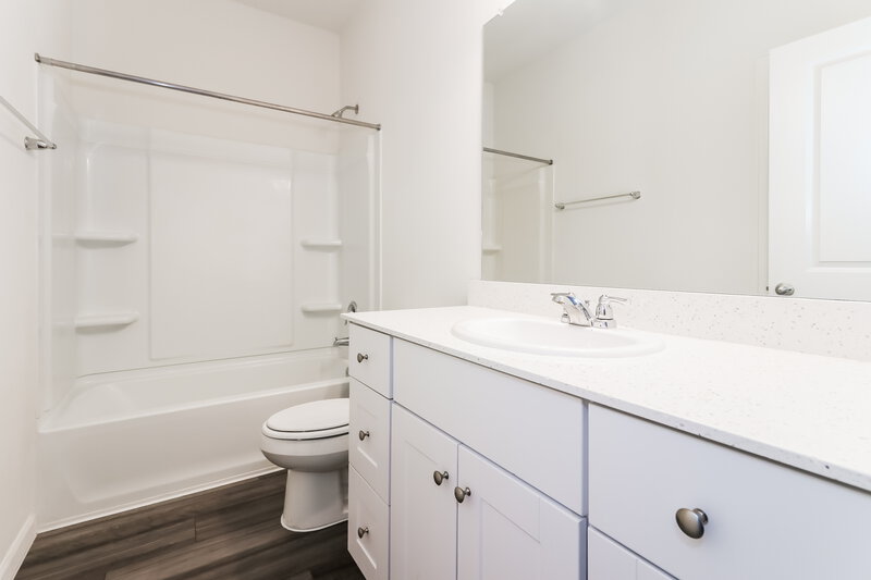 2,030/Mo, 4072 Scarlet Oak Ln Brookshire, TX 77423 Bathroom View