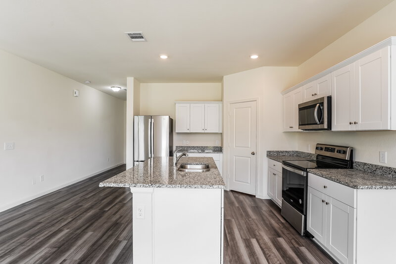 2,595/Mo, 4008 Cork Tree Ct Brookshire, TX 77423 Kitchen View 2