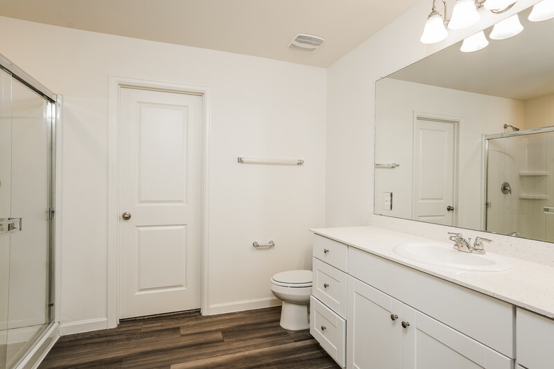 2,595/Mo, 4008 Cork Tree Ct Brookshire, TX 77423 Main Bathroom View 2