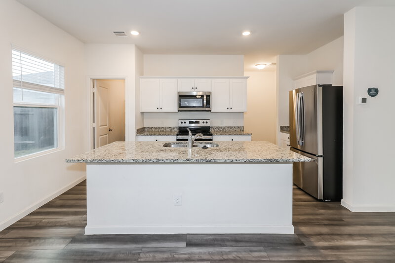 2,295/Mo, 4012 Scarlet Oak Ln Brookshire, TX 77423 Kitchen View