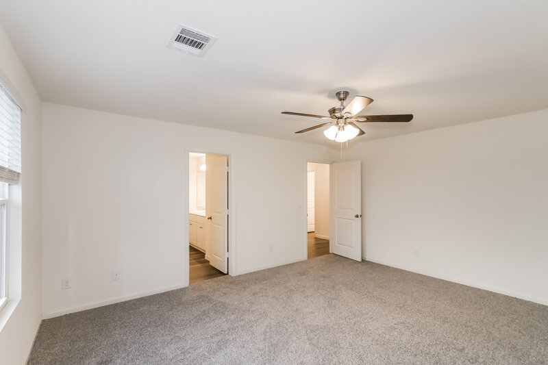 2,295/Mo, 4012 Scarlet Oak Ln Brookshire, TX 77423 Main Bedroom View 2