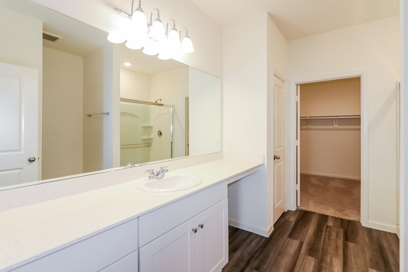 2,205/Mo, 4028 Silver Linden Ln Brookshire, TX 77423 Main Bathroom View