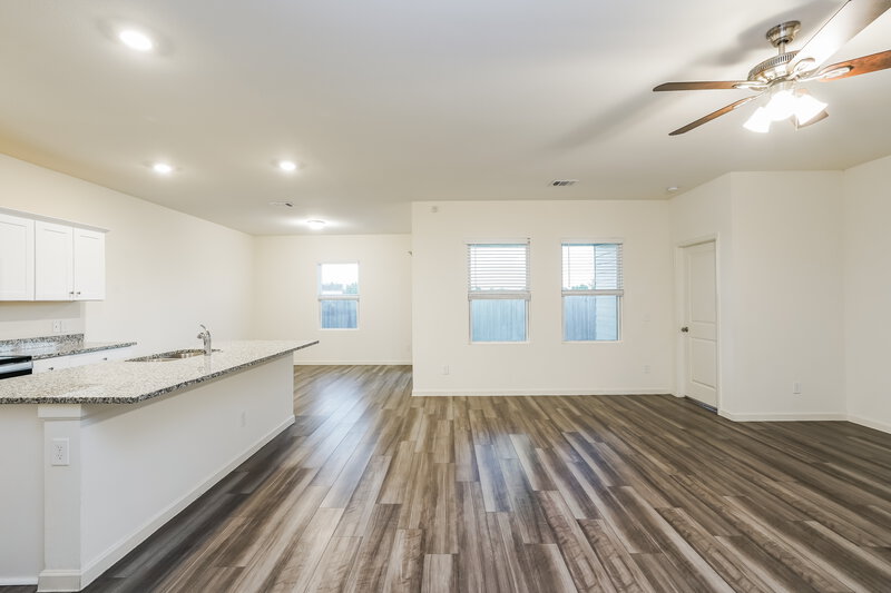 2,205/Mo, 4049 Fringe Tree Ln Brookshire, TX 77423 Living Room View 2