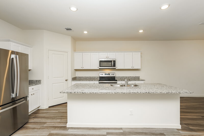 2,205/Mo, 4049 Fringe Tree Ln Brookshire, TX 77423 Kitchen View