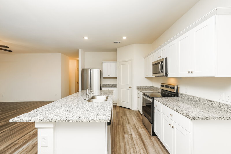 2,205/Mo, 4049 Fringe Tree Ln Brookshire, TX 77423 Kitchen View 2