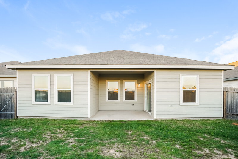 2,205/Mo, 4049 Fringe Tree Ln Brookshire, TX 77423 Rear View