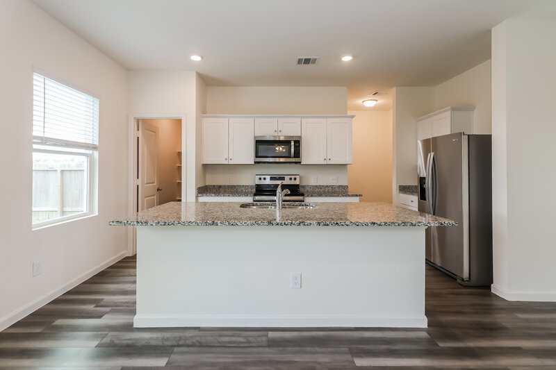 2,185/Mo, 4029 Fringe Tree Ln Brookshire, TX 77423 Kitchen View