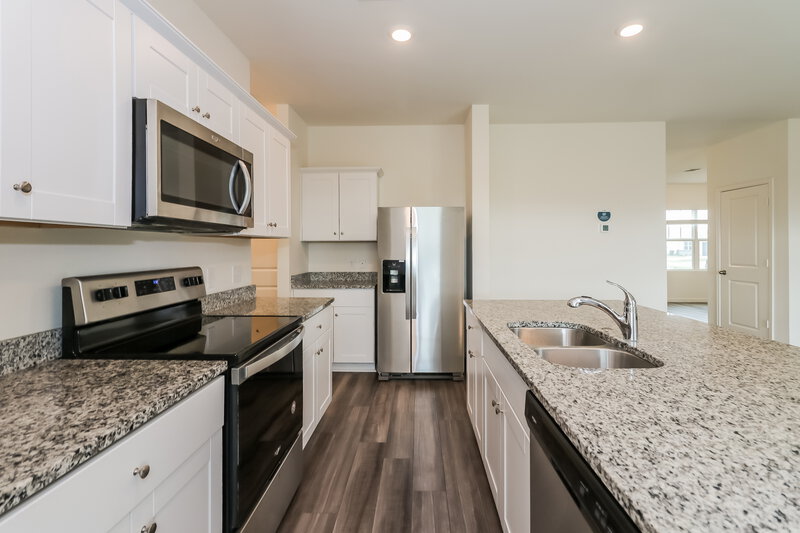 2,185/Mo, 4029 Fringe Tree Ln Brookshire, TX 77423 Kitchen View 2