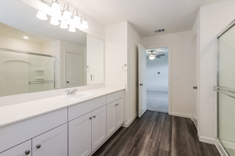 2,185/Mo, 4029 Fringe Tree Ln Brookshire, TX 77423 Main Bathroom View 2