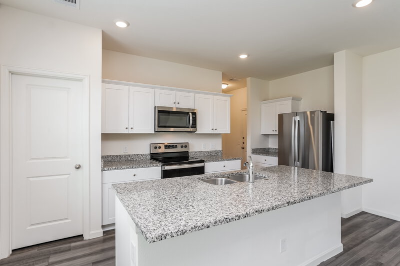 2,295/Mo, 4069 Fringe Tree Ln Brookshire, TX 77423 Kitchen View