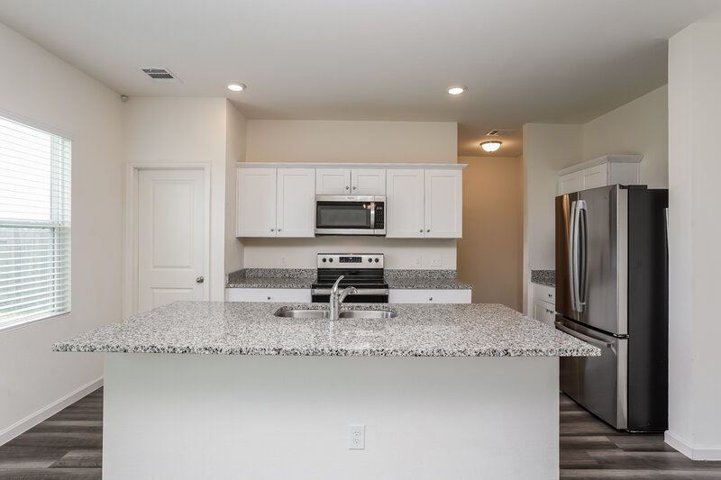 2,295/Mo, 4069 Fringe Tree Ln Brookshire, TX 77423 Kitchen View 2