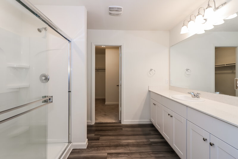 2,335/Mo, 4076 Scarlet Oak Ln Brookshire, TX 77423 Main Bathroom View