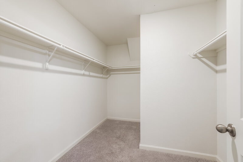 2,335/Mo, 4096 Scarlet Oak Ln Brookshire, TX 77423 Walk In Closet View