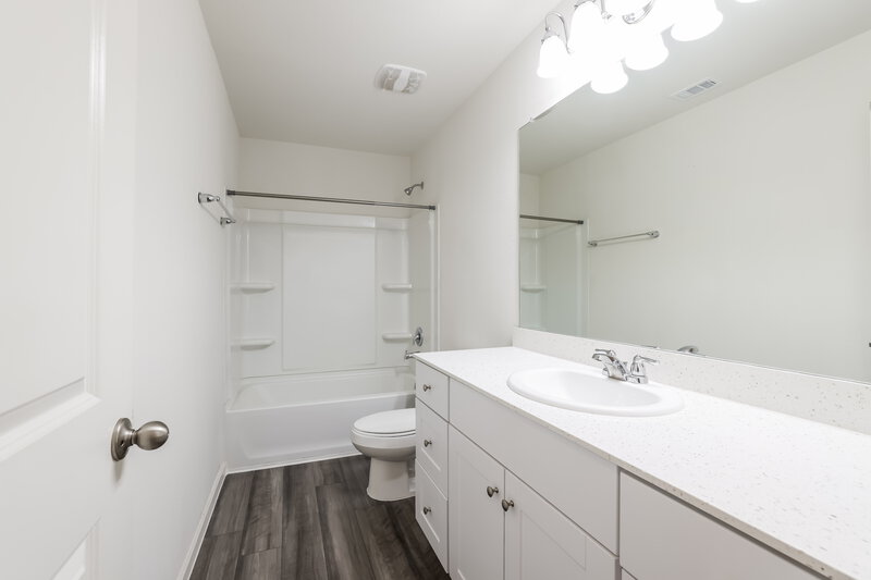 2,335/Mo, 4096 Scarlet Oak Ln Brookshire, TX 77423 Bathroom View