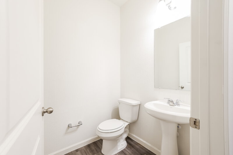 2,335/Mo, 4096 Scarlet Oak Ln Brookshire, TX 77423 Powder Room View