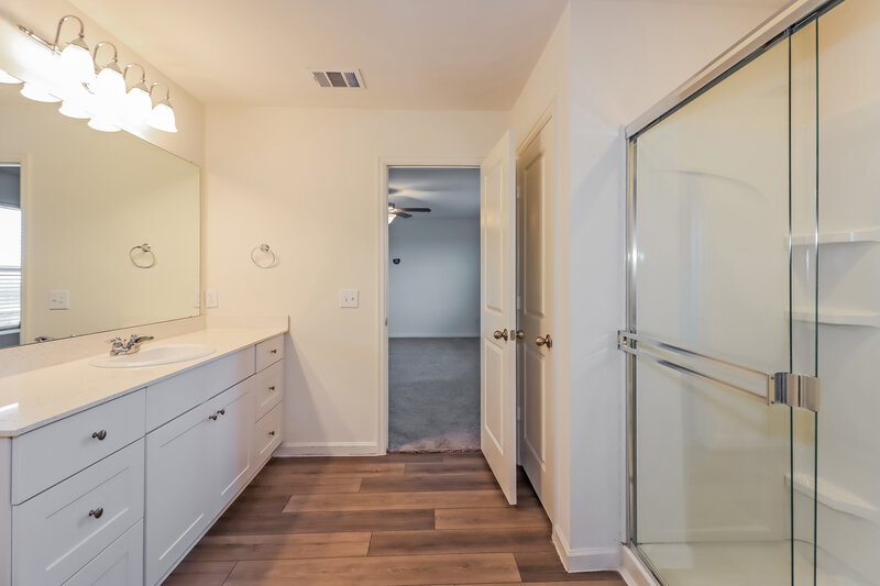 2,545/Mo, 3021 Spindletree Ln Brookshire, TX 77423 Main Bathroom View 2