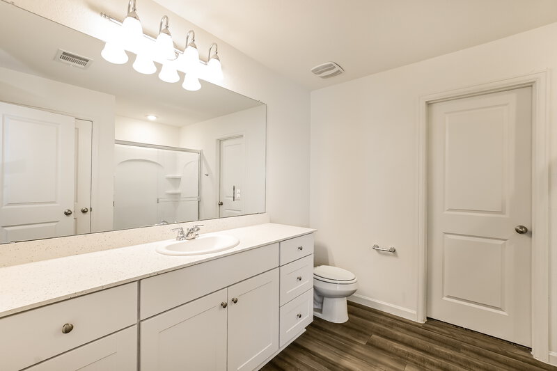 2,545/Mo, 4057 Fringe Tree Ln Brookshire, TX 77423 Main Bathroom View