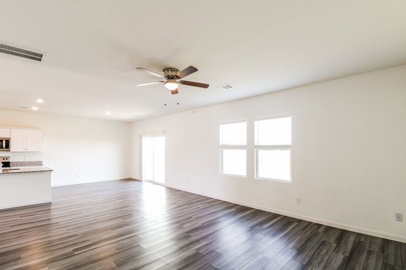 2,545/Mo, 4081 Fringe Tree Ln Brookshire, TX 77423 Family Room View