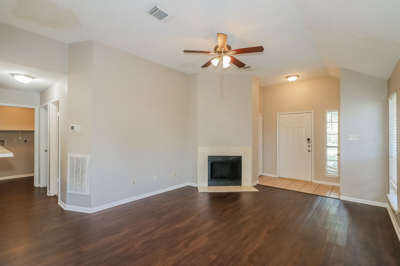 1,890/Mo, 9210 Golden Sunshine Dr Houston, TX 77064 Living Room View