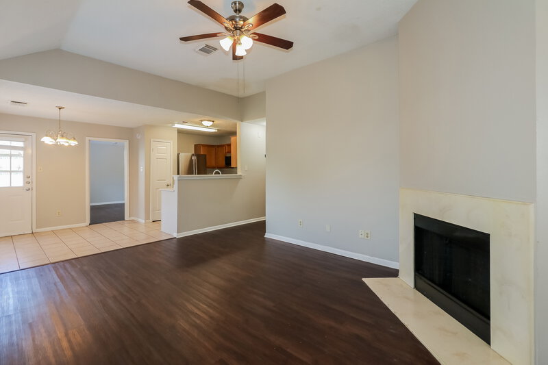 1,890/Mo, 9210 Golden Sunshine Dr Houston, TX 77064 Living Room View 2