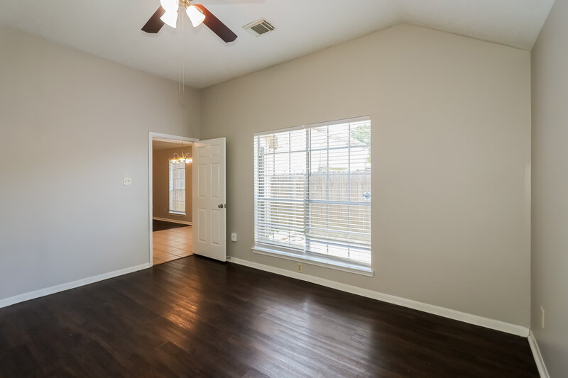 1,890/Mo, 9210 Golden Sunshine Dr Houston, TX 77064 Main Bedroom View 2