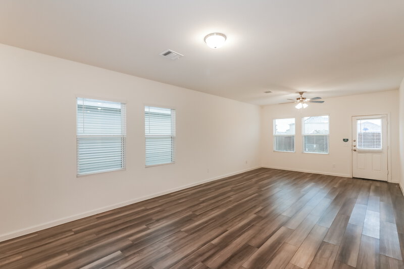 2,060/Mo, 4004 Scarlet Oak Ln Brookshire, TX 77423 Living Room View