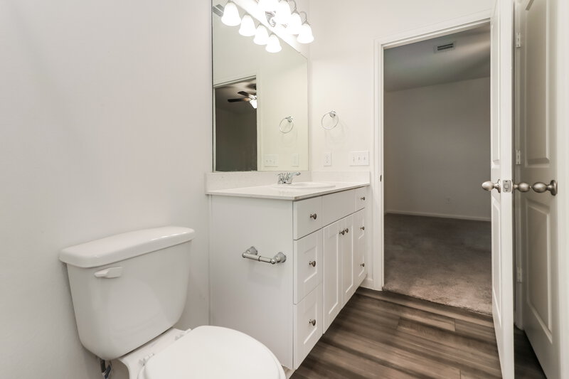 2,060/Mo, 4004 Scarlet Oak Ln Brookshire, TX 77423 Main Bathroom View