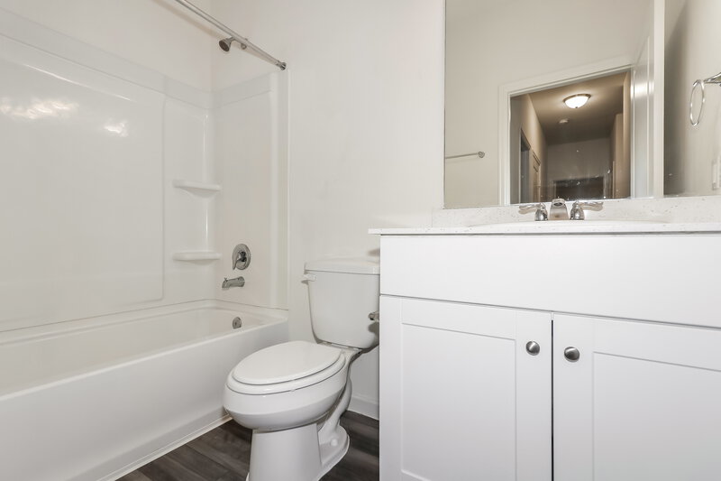 2,060/Mo, 4004 Scarlet Oak Ln Brookshire, TX 77423 Bathroom View