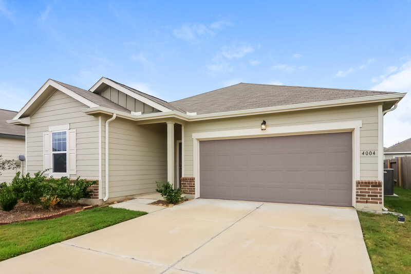 2,205/Mo, 4004 Silver Linden Ln Brookshire, TX 77423 Front View