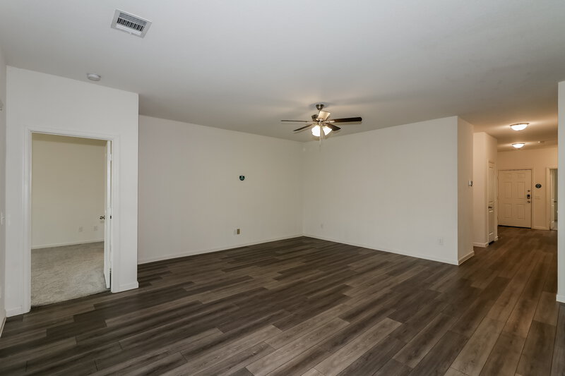 2,205/Mo, 4004 Silver Linden Ln Brookshire, TX 77423 Living Room View 2