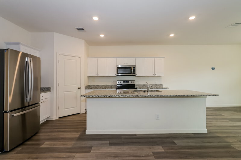 2,205/Mo, 4004 Silver Linden Ln Brookshire, TX 77423 Kitchen View