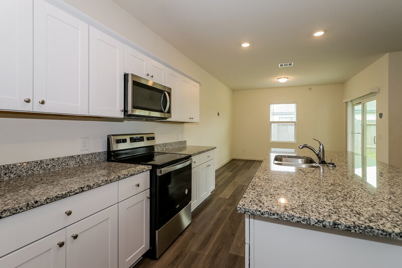 2,205/Mo, 4004 Silver Linden Ln Brookshire, TX 77423 Kitchen View 2