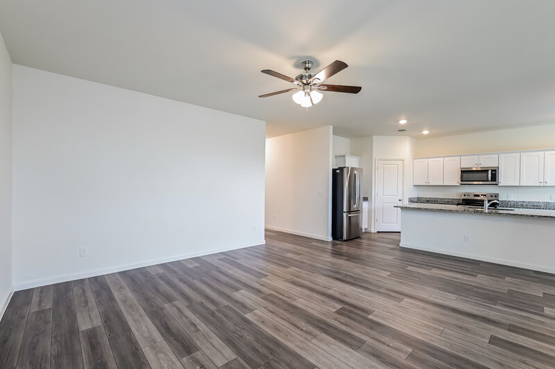 2,205/Mo, 4008 Tulip Tree Ln Brookshire, TX 77423 Living Room View 2