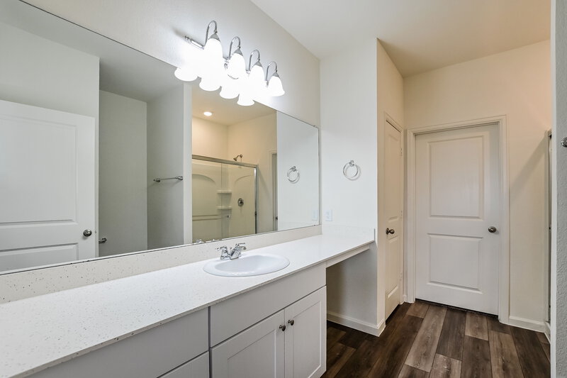 2,205/Mo, 4008 Tulip Tree Ln Brookshire, TX 77423 Main Bathroom View