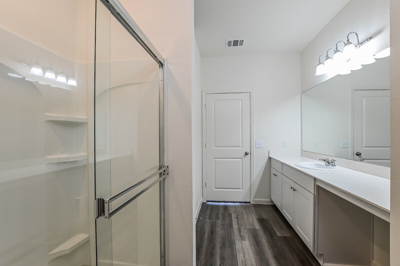 2,205/Mo, 4008 Tulip Tree Ln Brookshire, TX 77423 Main Bathroom View 2