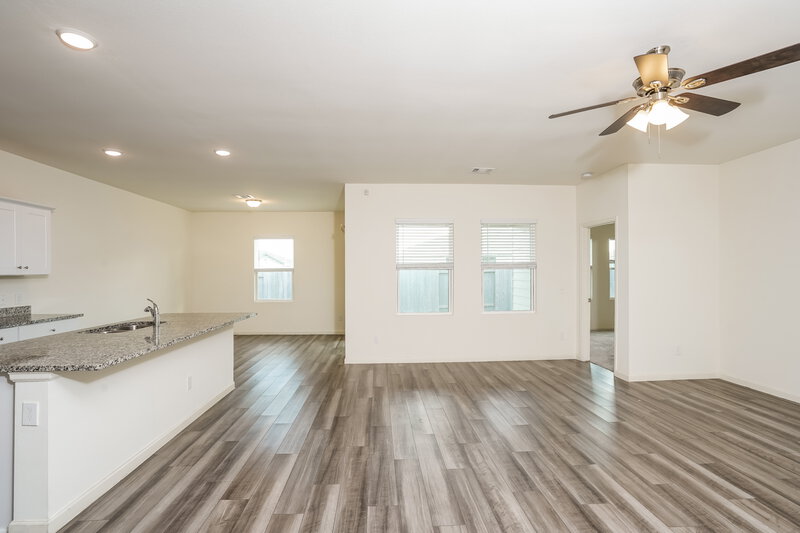 2,205/Mo, 4024 Tulip Tree Ln Brookshire, TX 77423 Living Room View