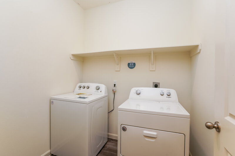 2,205/Mo, 4024 Tulip Tree Ln Brookshire, TX 77423 Laundry Room View