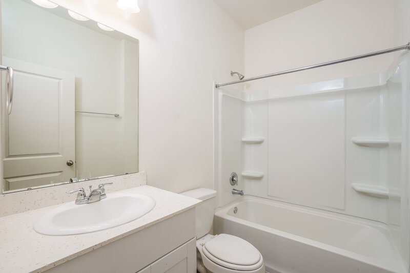 2,205/Mo, 4024 Tulip Tree Ln Brookshire, TX 77423 Bathroom View 2