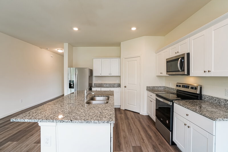 2,495/Mo, 4005 Silver Linden Ln Brookshire, TX 77423 Kitchen View 2