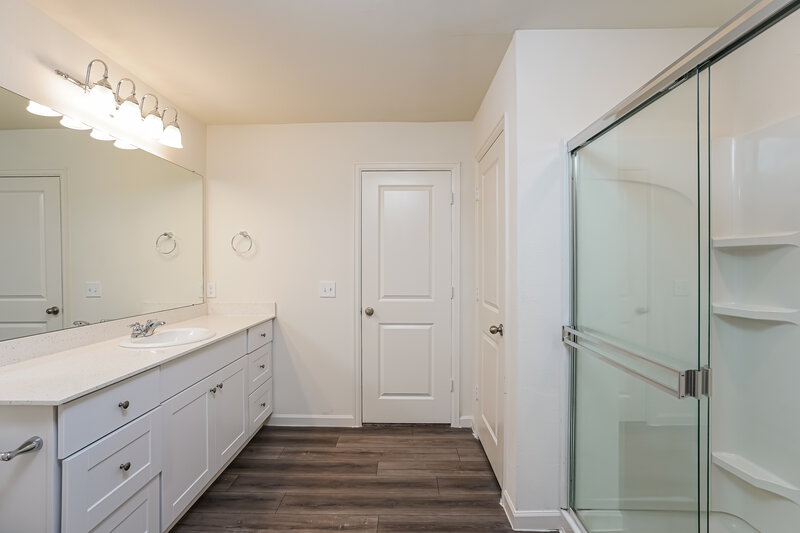2,495/Mo, 4005 Silver Linden Ln Brookshire, TX 77423 Main Bathroom View 2