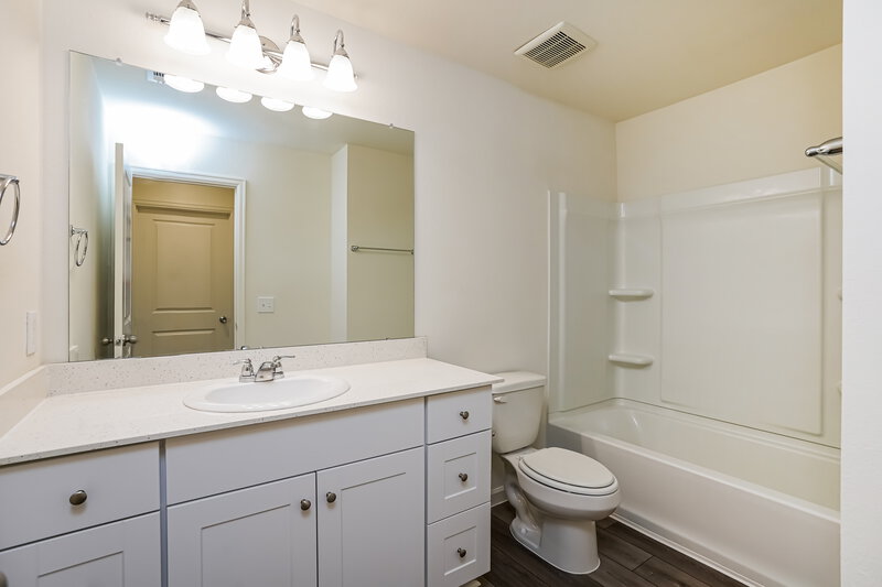 2,495/Mo, 4005 Silver Linden Ln Brookshire, TX 77423 Bathroom View