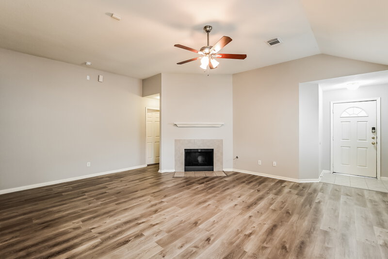 2,580/Mo, 19342 Grand Colony Ct Katy, TX 77449 Living Room View 2