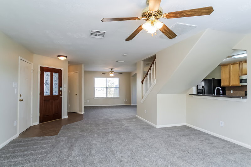 2,525/Mo, 25306 Barmby Dr Tomball, TX 77375 Living Room View 2