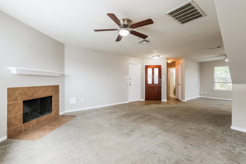 2,255/Mo, 25306 Barmby Dr Tomball, TX 77375 Living Room View 2