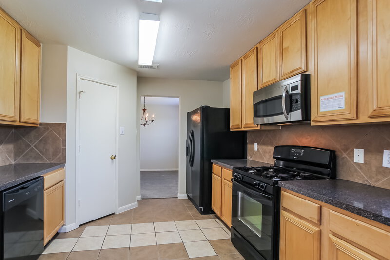 2,525/Mo, 25306 Barmby Dr Tomball, TX 77375 Kitchen View 2