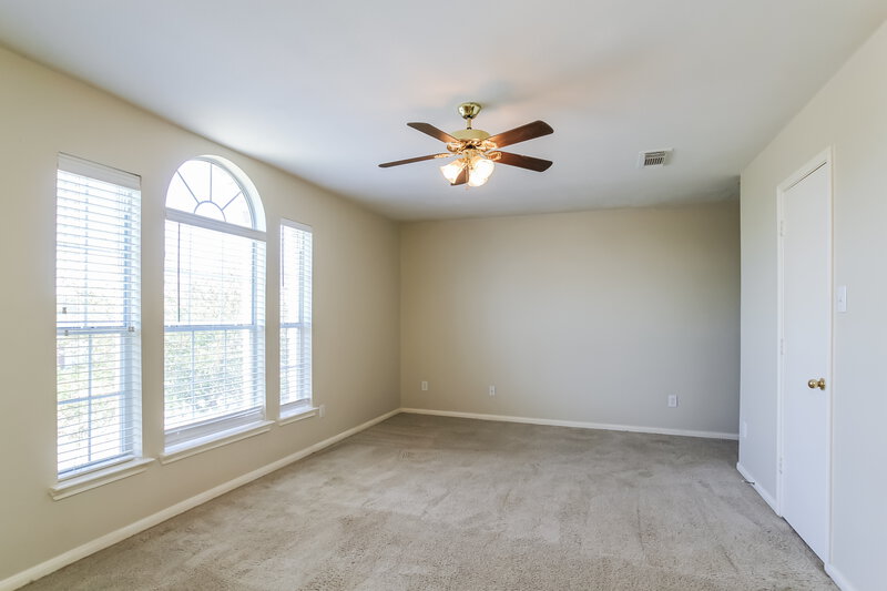 2,525/Mo, 25306 Barmby Dr Tomball, TX 77375 Sitting Room View 2