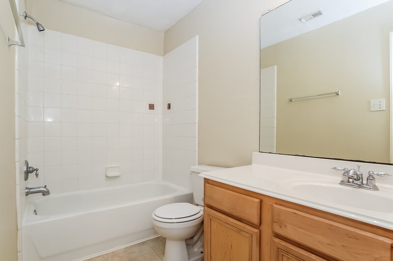 2,525/Mo, 25306 Barmby Dr Tomball, TX 77375 Bathroom View