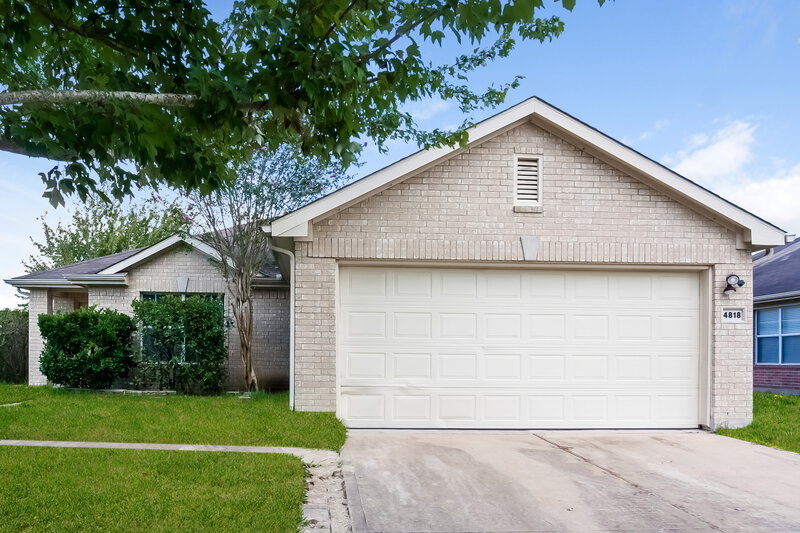 2,305/Mo, 4818 Mountain Timber Dr Friendswood, TX 77546 External View